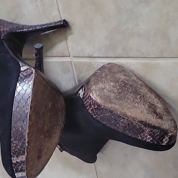 STUART WEITZMAN Platform Suede Bootie Size 7.5 - Picture 5 of 11